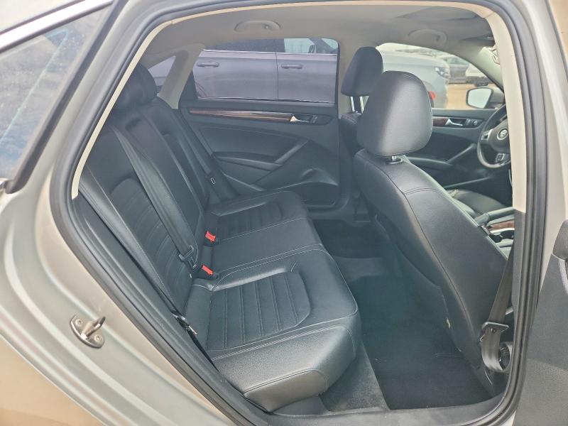 60251276 :رقم المزاد ، 1VWCP7A33DC020934 vin ، 2013 Volkswagen Passat مزاد بيع