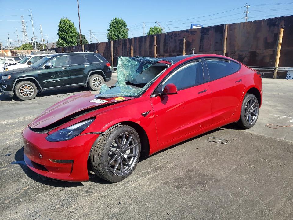 60211256 :رقم المزاد ، 5YJ3E1EA8NF321251 vin ، 2022 Tesla Model 3 مزاد بيع