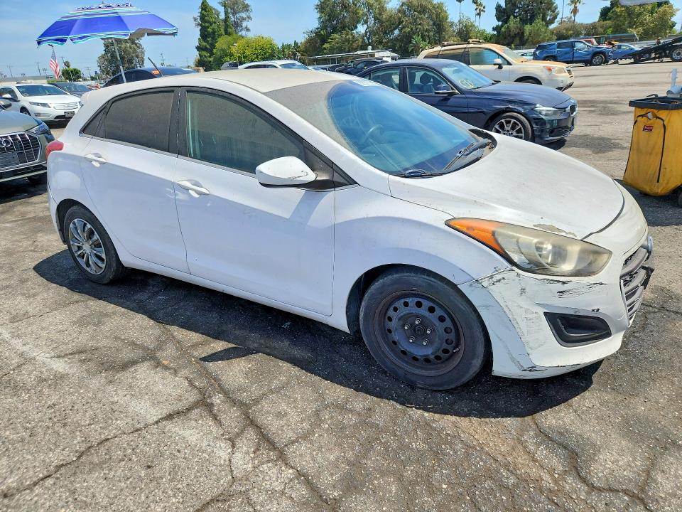 2016 Hyundai Elantra Gt მანქანა იყიდება აუქციონზე, vin: KMHD35LH9GU252092, აუქციონის ნომერი: 62331196