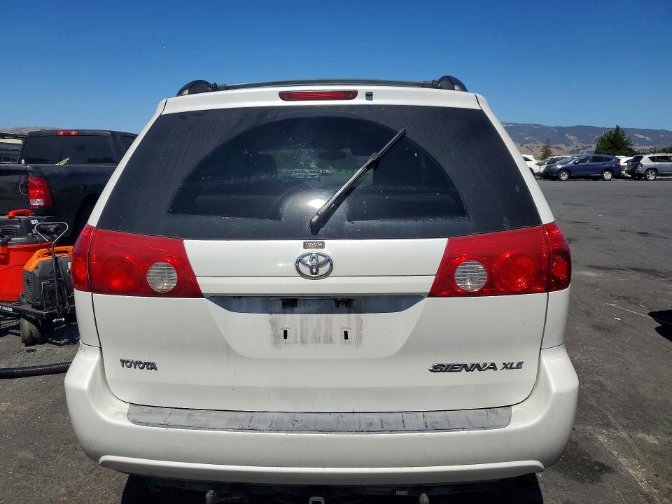 61002176 :رقم المزاد ، 5TDZA22C56S515668 vin ، 2006 Toyota Sienna مزاد بيع