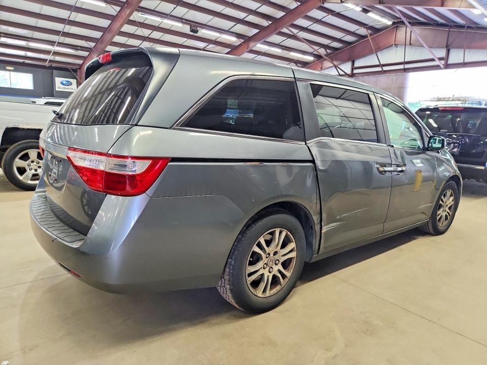 61555176 :رقم المزاد ، 5FNRL5H6XCB050690 vin ، 2012 Honda Odyssey مزاد بيع