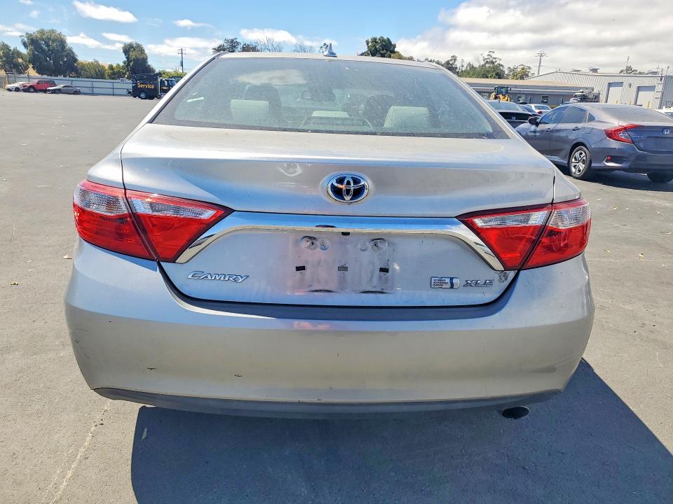 61957626 :رقم المزاد ، 4T1BD1FK8FU163374 vin ، 2015 Toyota Camry Hybrid مزاد بيع