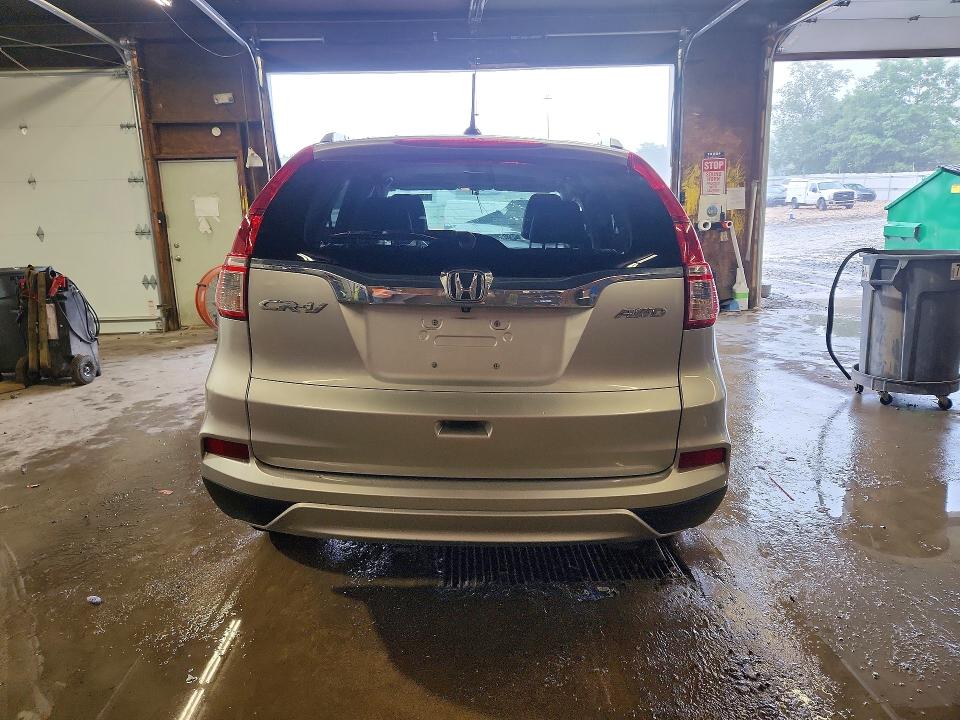 62581236 :رقم المزاد ، 5J6RM4H73FL050560 vin ، 2015 Honda Cr-v مزاد بيع
