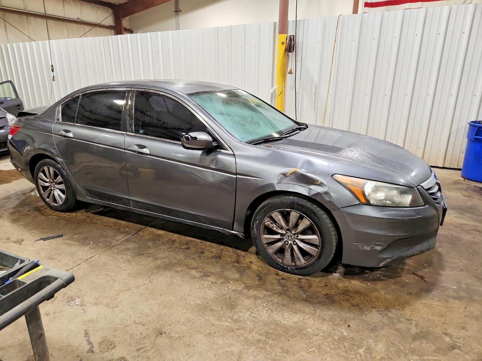 61503516 :رقم المزاد ، 1HGCP2F83BA053212 vin ، 2011 Honda Accord مزاد بيع