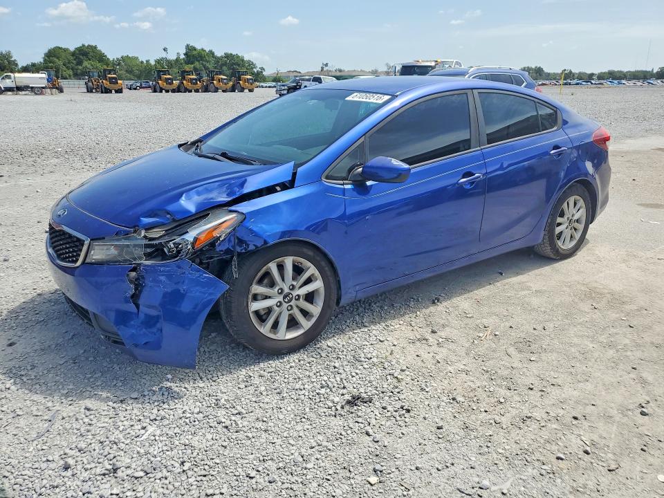 61050516 :رقم المزاد ، 3KPFL4A76HE115595 vin ، 2017 Kia Forte مزاد بيع