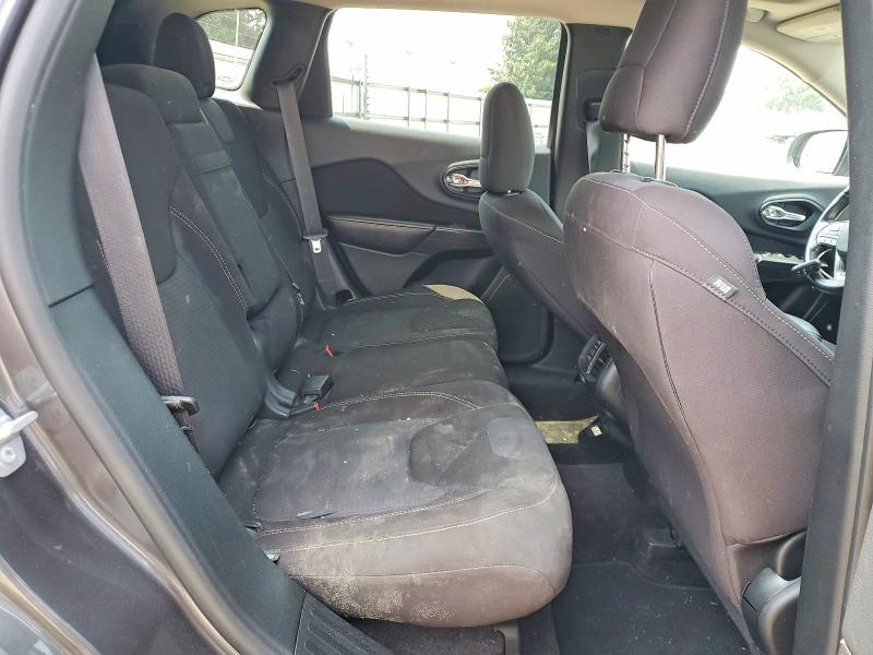 61282546 :رقم المزاد ، 1C4PJLCS1GW233550 vin ، 2016 Jeep Cherokee مزاد بيع
