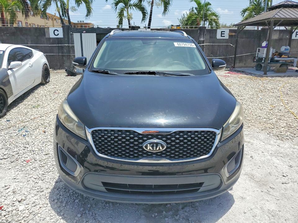 60794756 :رقم المزاد ، 5XYPG4A36HG195697 vin ، 2017 Kia Sorento مزاد بيع