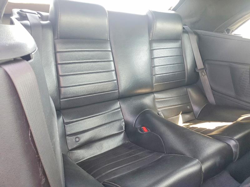 60863876 :رقم المزاد ، 1ZVBP8EN1A5127395 vin ، 2010 Ford Mustang مزاد بيع