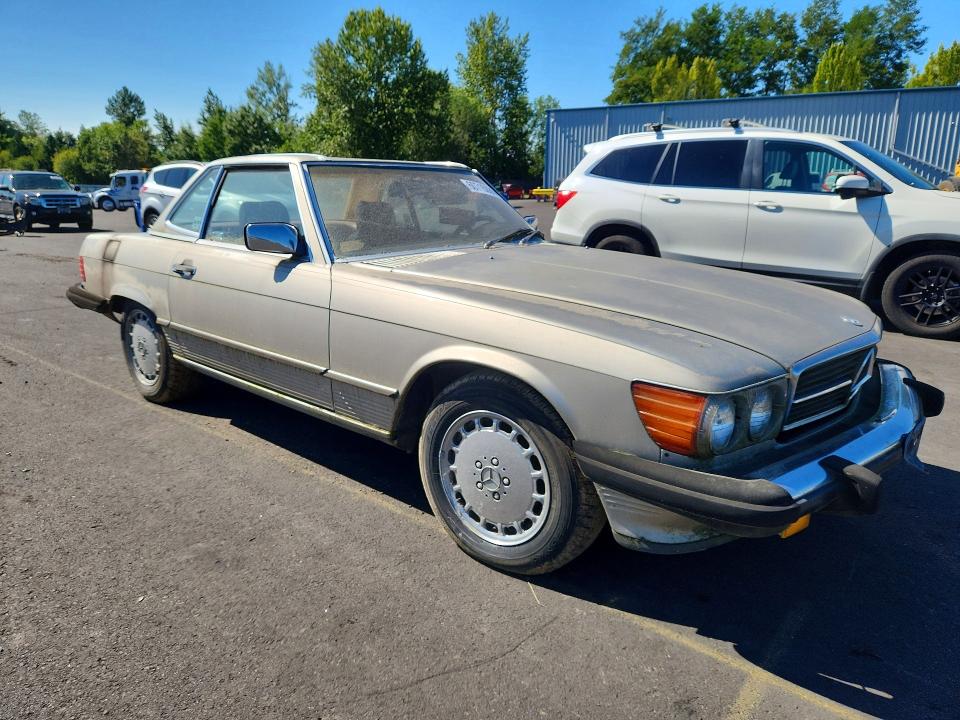 60715086 :رقم المزاد ، WDBBA48D9JA088576 vin ، 1988 Mercedes-benz 560 مزاد بيع