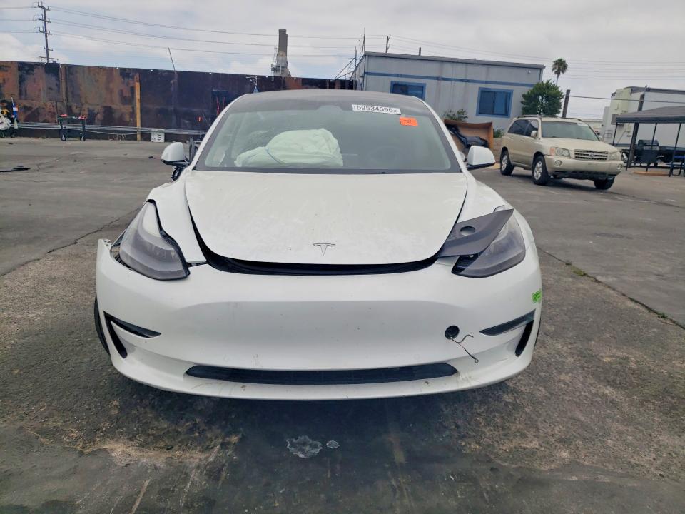 59534596 :رقم المزاد ، 5YJ3E1EA0NF114675 vin ، 2022 Tesla Model 3 مزاد بيع