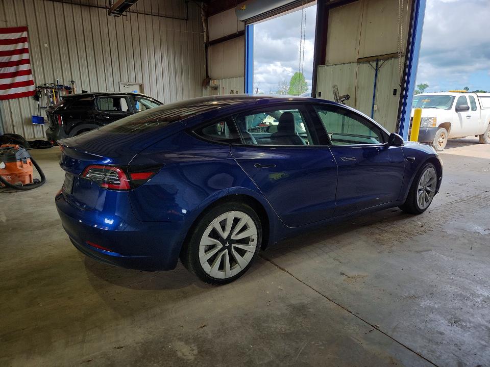 60435596 :رقم المزاد ، 5YJ3E1EA3NF371605 vin ، 2022 Tesla Model 3 مزاد بيع