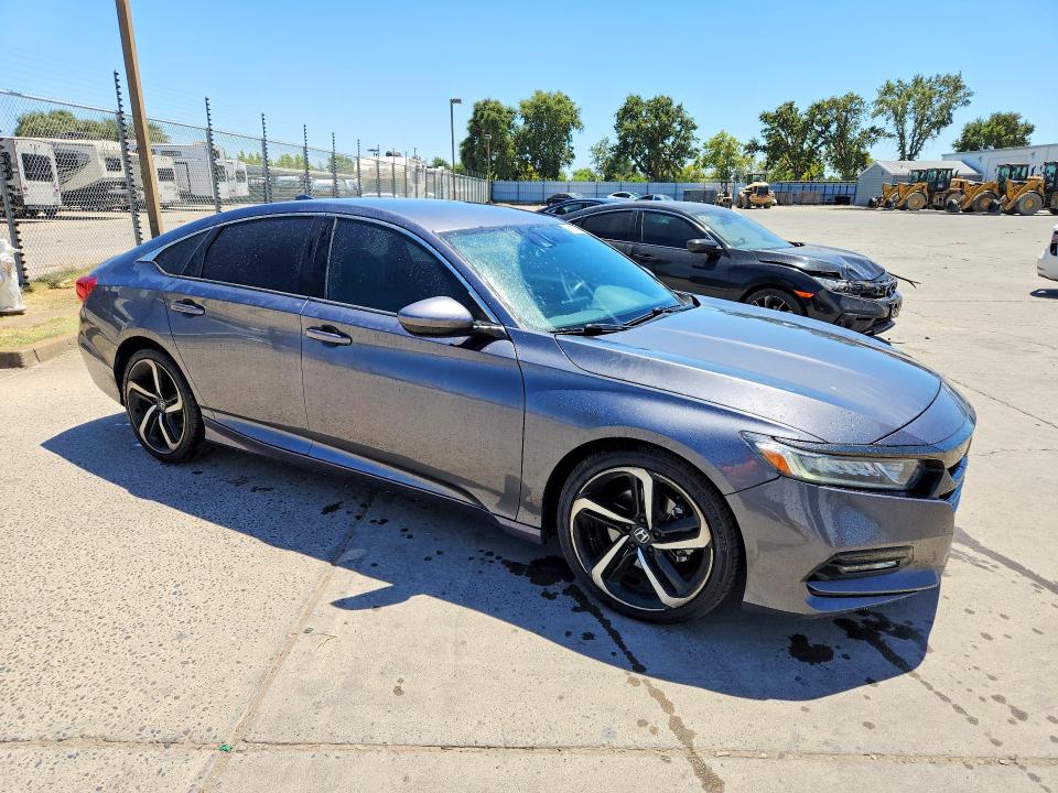 60609186 :رقم المزاد ، 1HGCV1F33LA083171 vin ، 2020 Honda Accord مزاد بيع