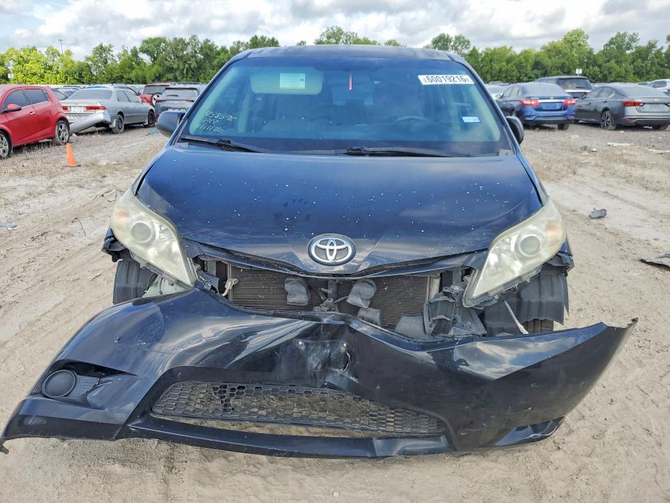 2015 Toyota Sienna მანქანა იყიდება აუქციონზე, vin: 5TDZK3DCXFS528058, აუქციონის ნომერი: 60019216
