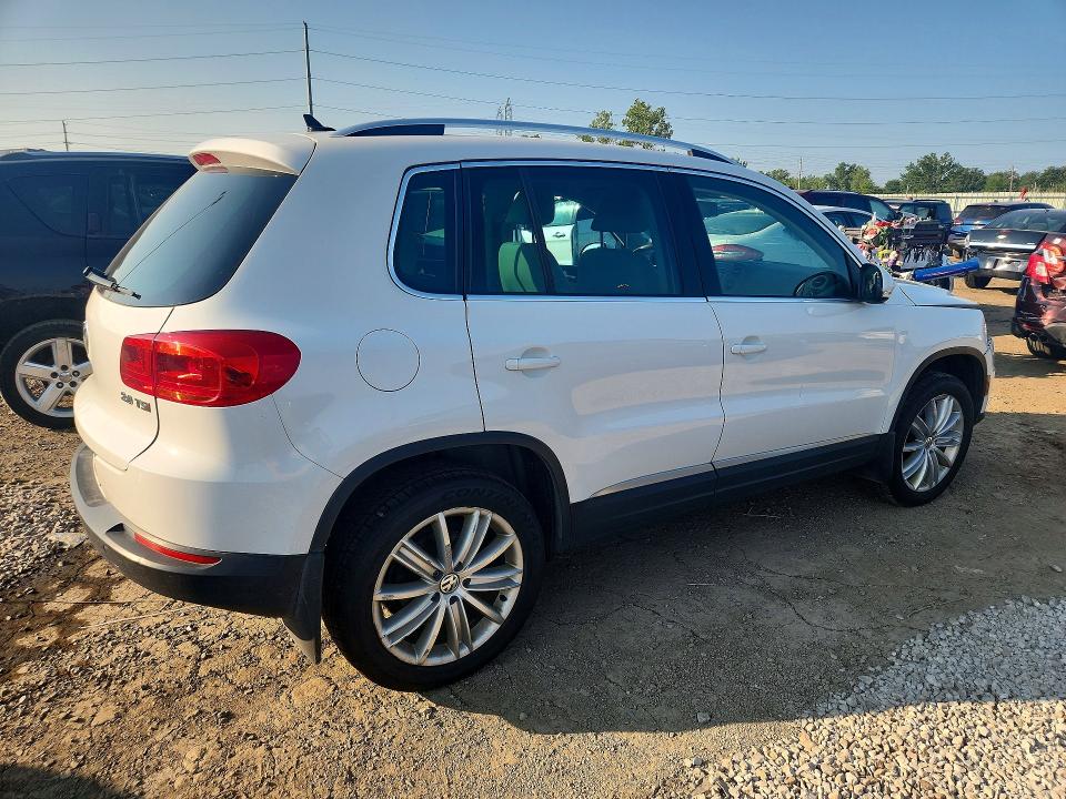 62634546 :رقم المزاد ، WVGAV7AX4DW556403 vin ، 2013 Volkswagen Tiguan مزاد بيع