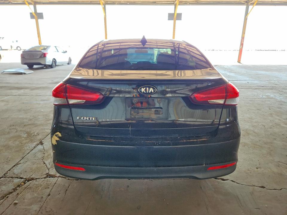 2018 Kia Forte მანქანა იყიდება აუქციონზე, vin: 3KPFL4A73JE261135, აუქციონის ნომერი: 60138936