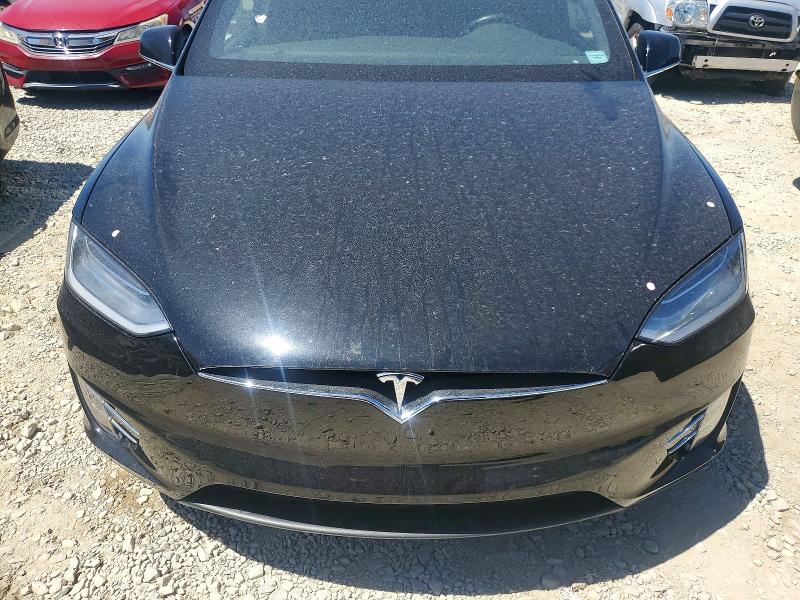 2018 Tesla Model X მანქანა იყიდება აუქციონზე, vin: 5YJXCAE29JF142761, აუქციონის ნომერი: 61925796