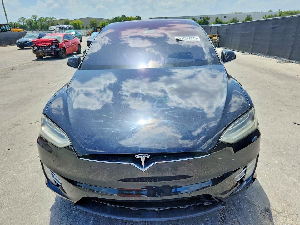 2018 Tesla Model X მანქანა იყიდება აუქციონზე, vin: 5YJXCBE23JF120499, აუქციონის ნომერი: 61899226