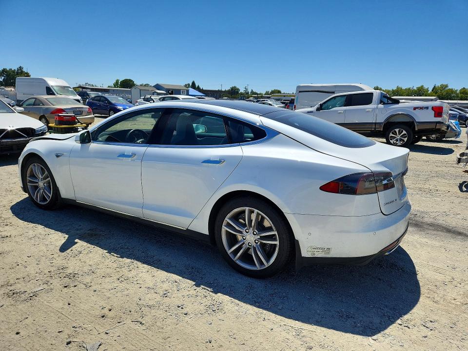 Продажа на аукционе авто 2015 Tesla Model S, vin: 5YJSA1S10FF099415, номер лота: 60622356