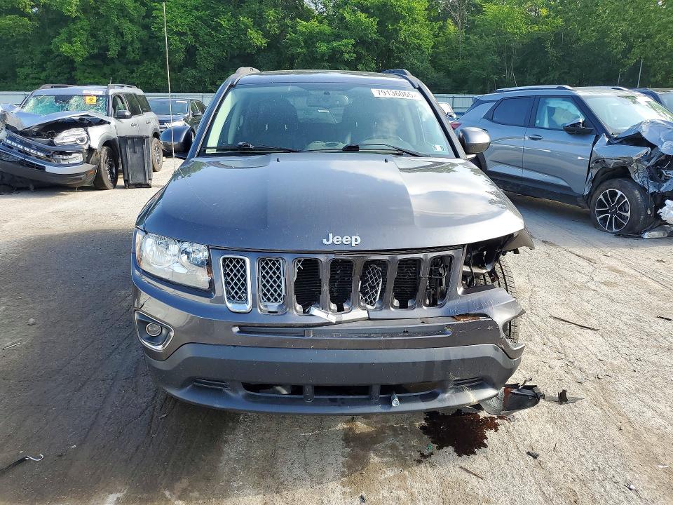 79136065 :رقم المزاد ، 1C4NJDEB4FD121359 vin ، 2015 Jeep Compass مزاد بيع