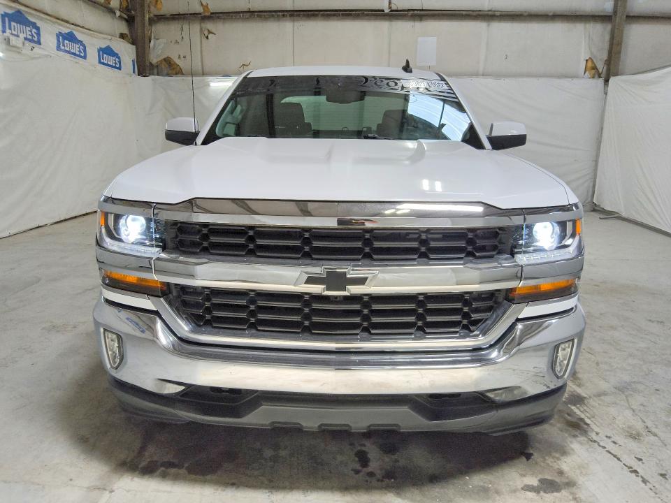 Продаж на аукціоні авто 2018 Chevrolet Silverado, vin: 3GCUKREC1JG329225, номер лоту: 60897806