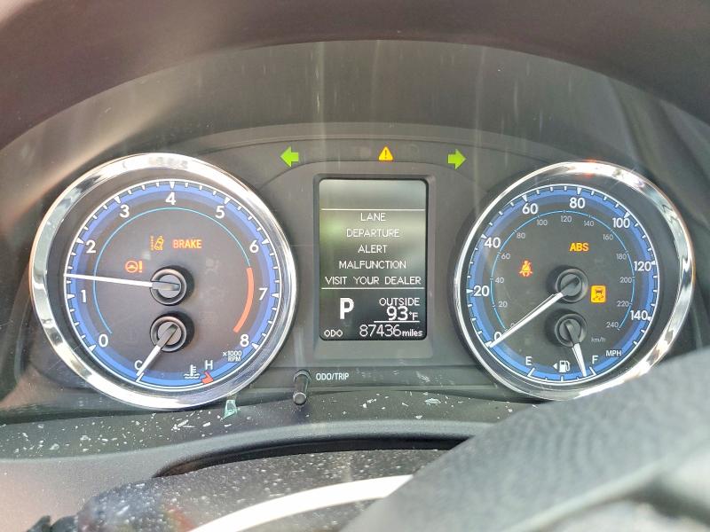 61913156 :رقم المزاد ، 2T1BURHE5JC059800 vin ، 2018 Toyota Corolla مزاد بيع