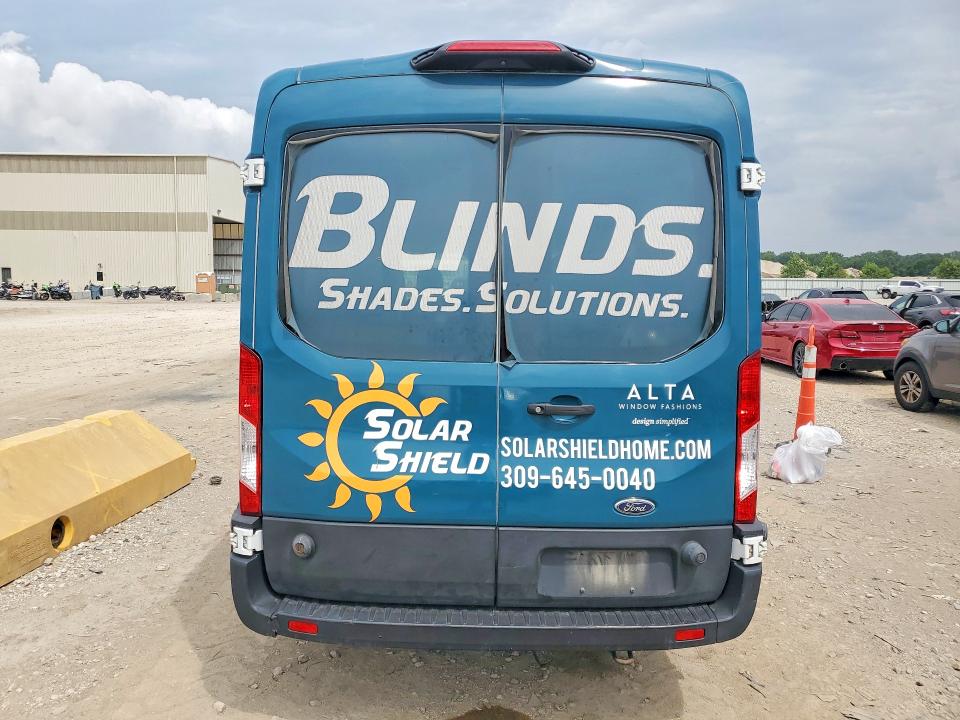 61347726 :رقم المزاد ، 1FTBR2C87LKA07290 vin ، 2020 Ford Transit مزاد بيع