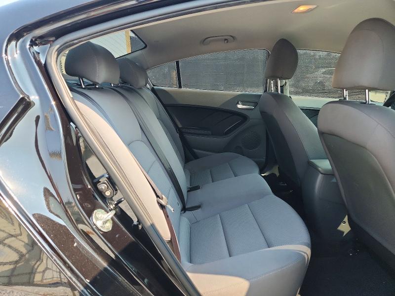63145966 :رقم المزاد ، 3KPFK4A70JE229701 vin ، 2018 Kia Forte مزاد بيع