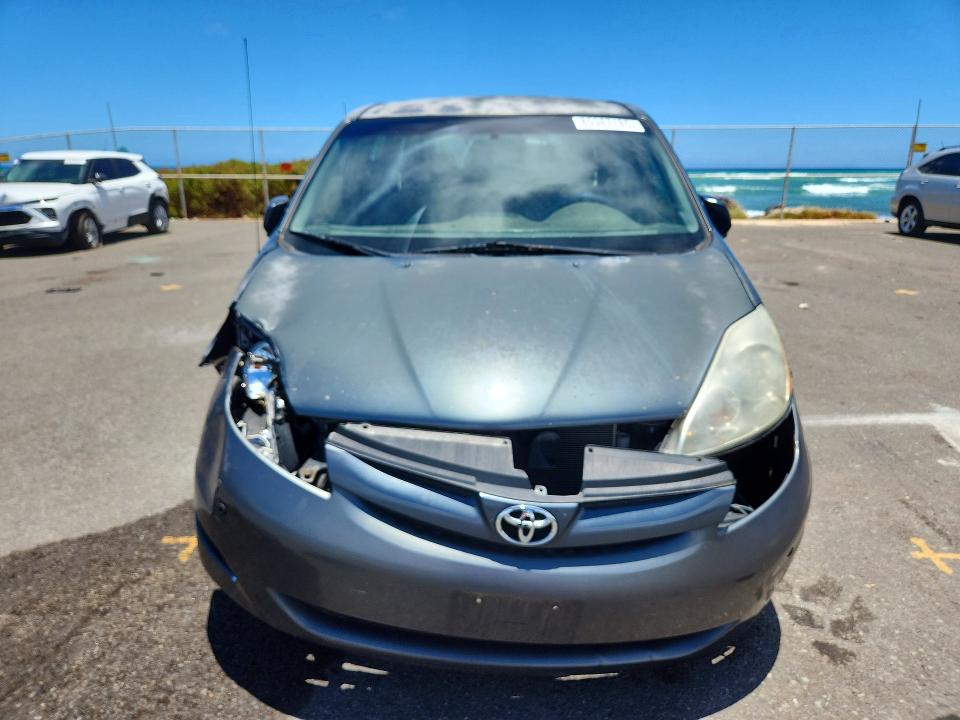 2010 Toyota Sienna მანქანა იყიდება აუქციონზე, vin: 5TDKK4CC3AS325577, აუქციონის ნომერი: 85987185