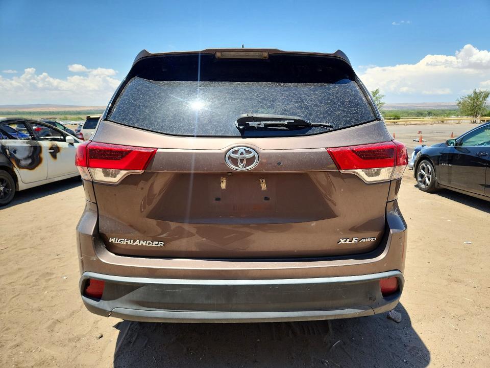 2019 Toyota Highlander მანქანა იყიდება აუქციონზე, vin: 5TDJZRFH5KS717926, აუქციონის ნომერი: 60648786