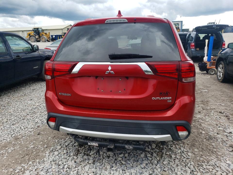 60883786 :رقم المزاد ، JA4AD3A33JZ068061 vin ، 2018 Mitsubishi Outlander مزاد بيع