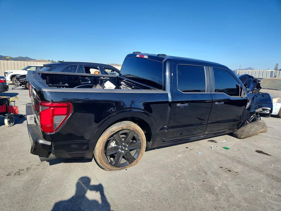 60650676 :رقم المزاد ، 1FTEW2L51SFC13921 vin ، 2025 Ford F150 مزاد بيع