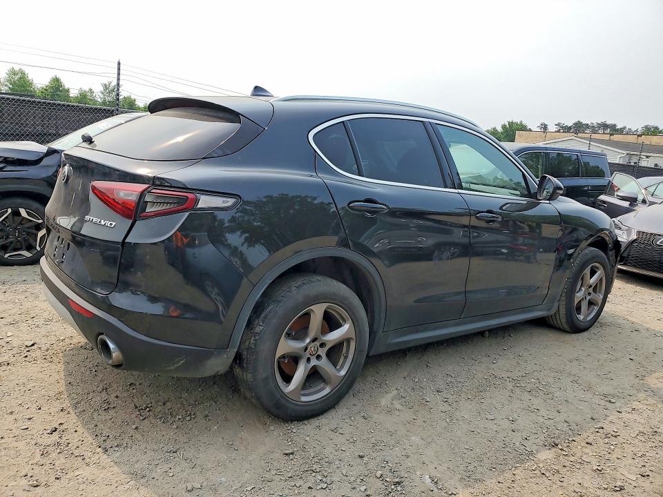 60711086 :رقم المزاد ، ZASPAKAN1M7D11913 vin ، 2021 Alfa Romeo Stelvio مزاد بيع