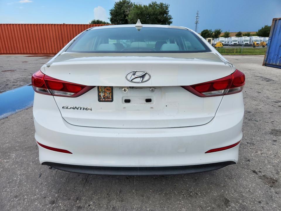 61085516 :رقم المزاد ، 5NPD84LF7HH050250 vin ، 2017 Hyundai Elantra مزاد بيع