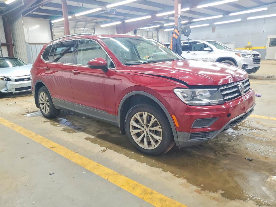 60611276 :رقم المزاد ، 3VV3B7AX6KM044940 vin ، 2019 Volkswagen Tiguan مزاد بيع