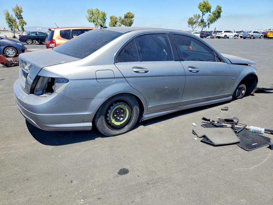 61033976 :رقم المزاد ، WDDGF4HB8CR233852 vin ، 2012 Mercedes-benz C مزاد بيع