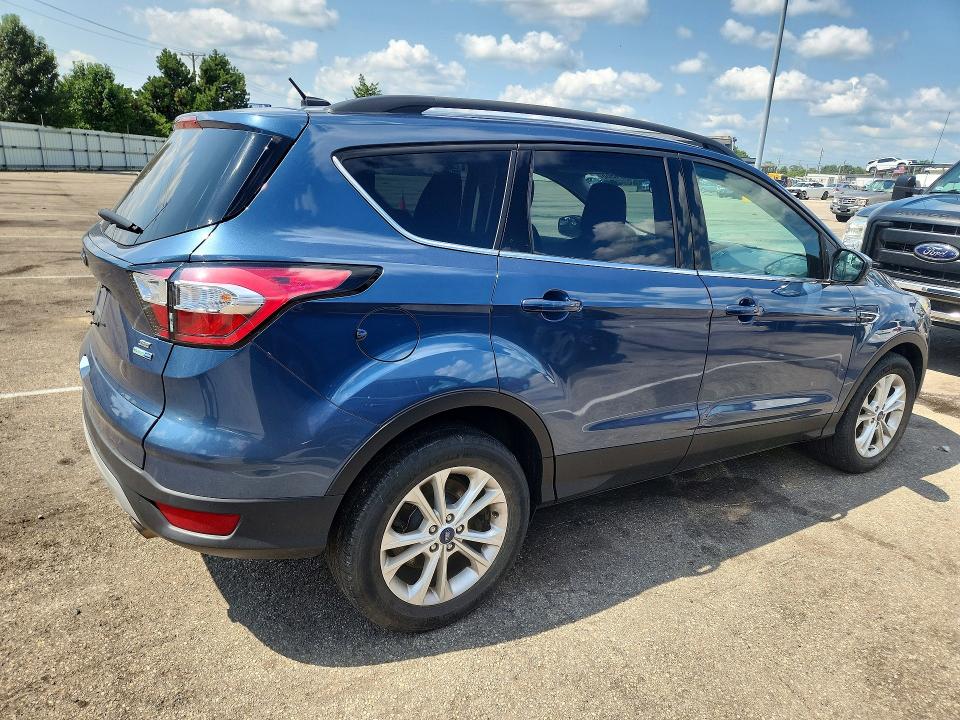 Продажа на аукционе авто 2018 Ford Escape, vin: 1FMCU9GD2JUA81247, номер лота: 62714966