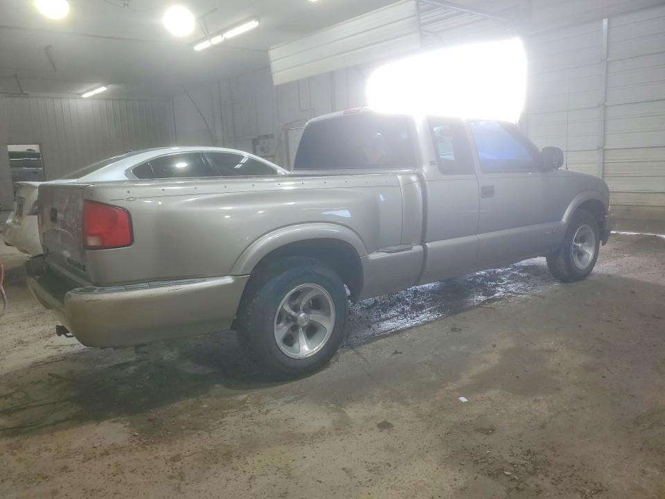62696856 :رقم المزاد ، 1GCCS19H738110989 vin ، 2003 Chevrolet S Truck مزاد بيع
