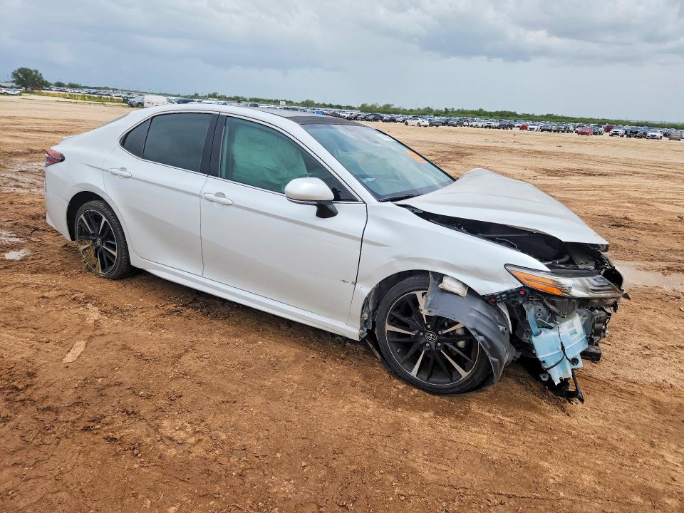 61411696 :رقم المزاد ، 4T1BZ1HK6KU507163 vin ، 2019 Toyota Camry مزاد بيع