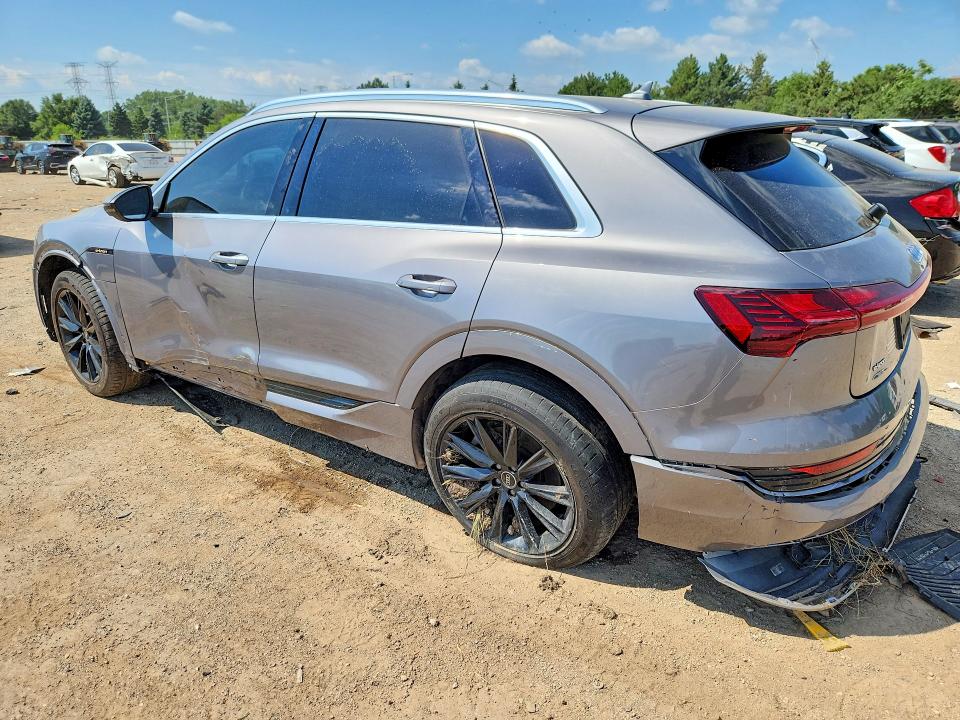 60221906 :رقم المزاد ، WA1AAAGE2MB006024 vin ، 2021 Audi E-tron مزاد بيع