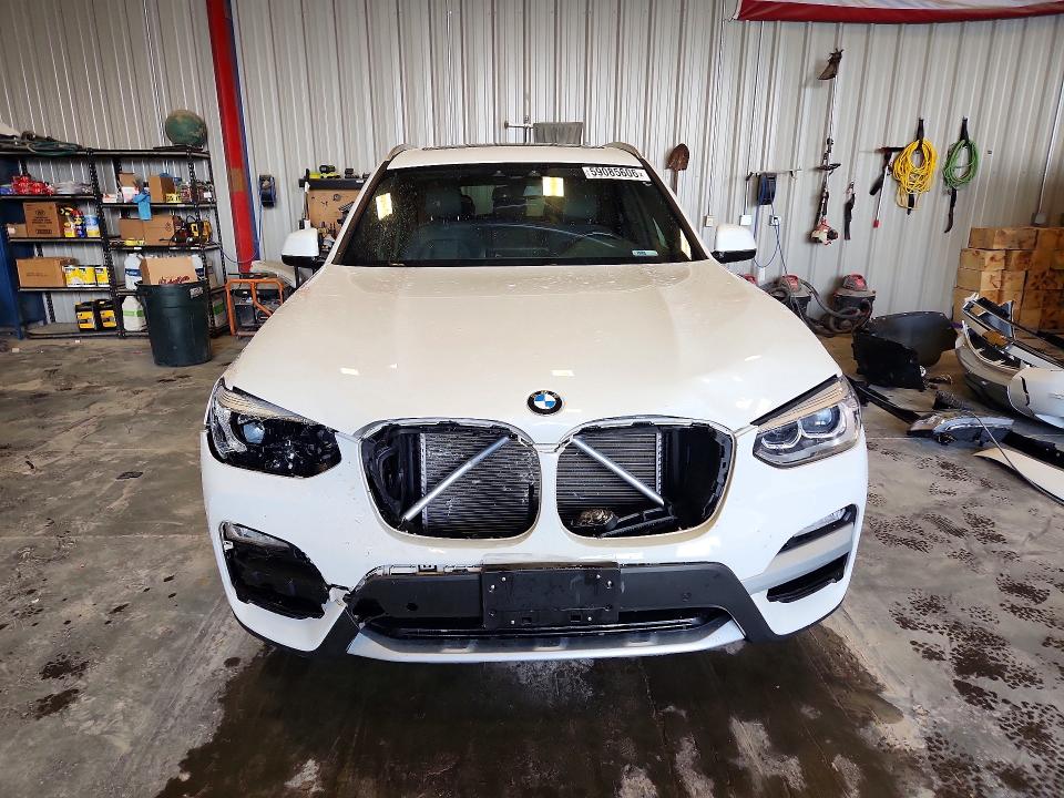 59085606 :رقم المزاد ، 5UXTR9C50KLE13621 vin ، 2019 Bmw X3 مزاد بيع