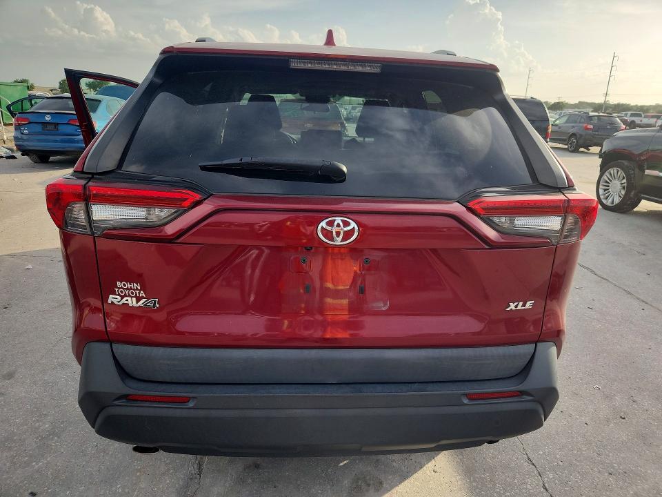 Продажа на аукционе авто 2021 Toyota Rav4, vin: 2T3W1RFV0MW135592, номер лота: 61770046