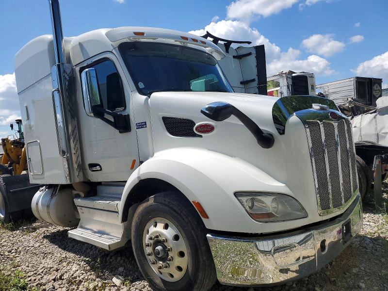 Продажа на аукционе авто 2018 Peterbilt 579, vin: 1XPBDP9X3JD473714, номер лота: 60492926