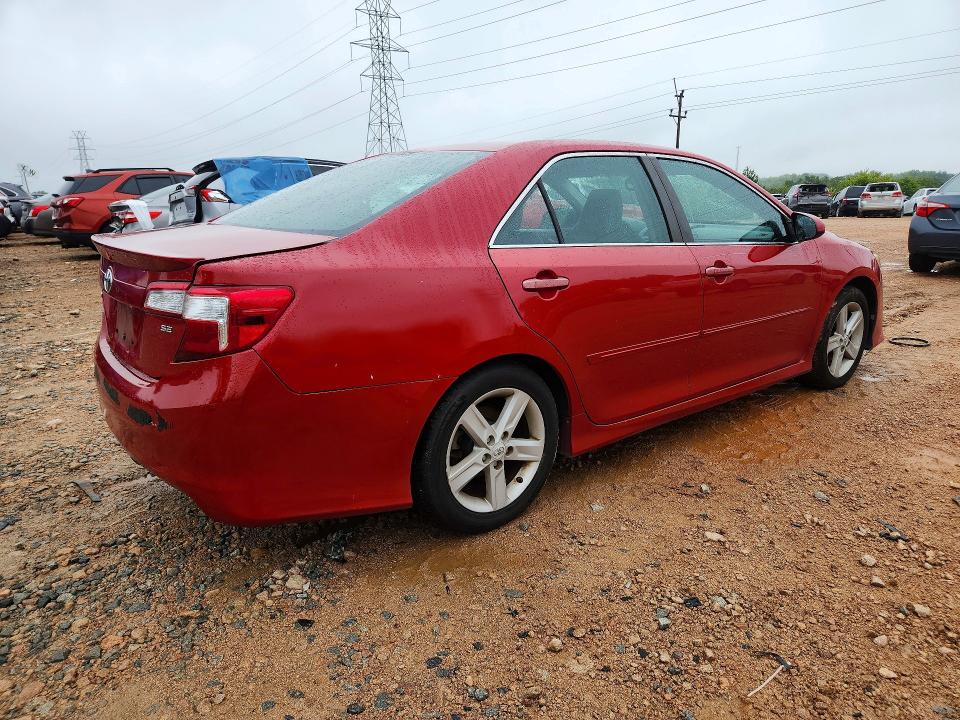61629836 :رقم المزاد ، 4T1BF1FK5CU620857 vin ، 2012 Toyota Camry مزاد بيع