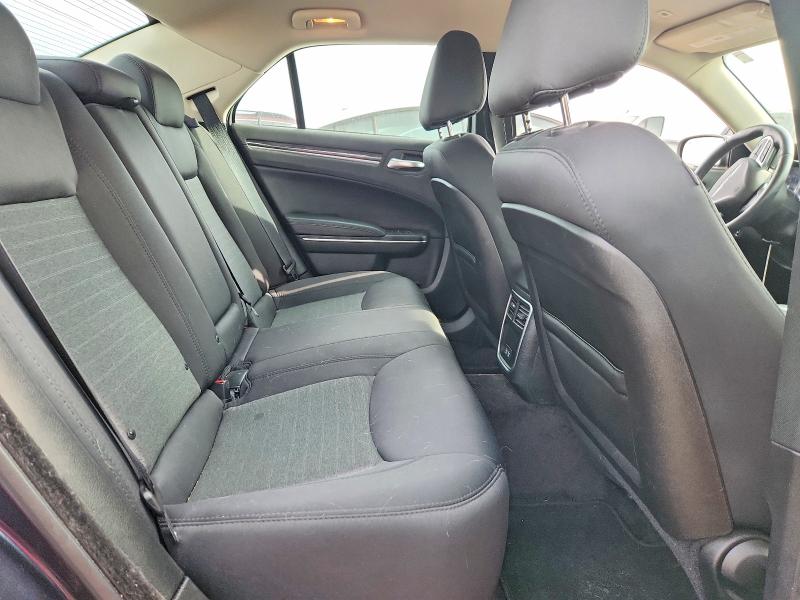 63238686 :رقم المزاد ، 2C3CCARG5JH255030 vin ، 2018 Chrysler 300 مزاد بيع