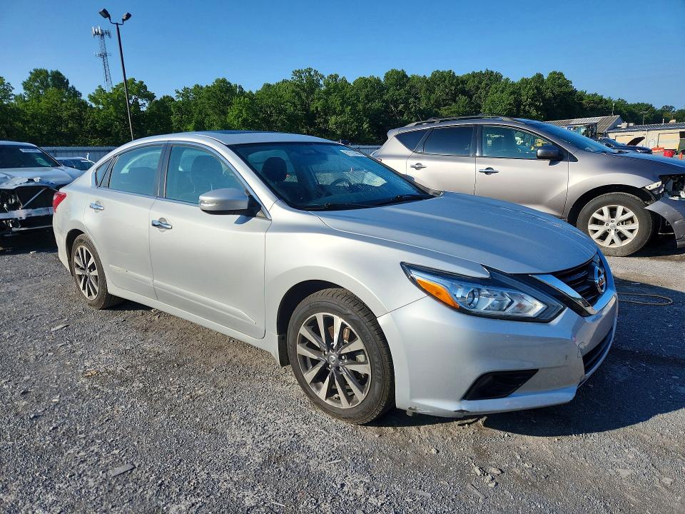 Продаж на аукціоні авто 2017 Nissan Altima, vin: 1N4AL3AP6HC253753, номер лоту: 61575456