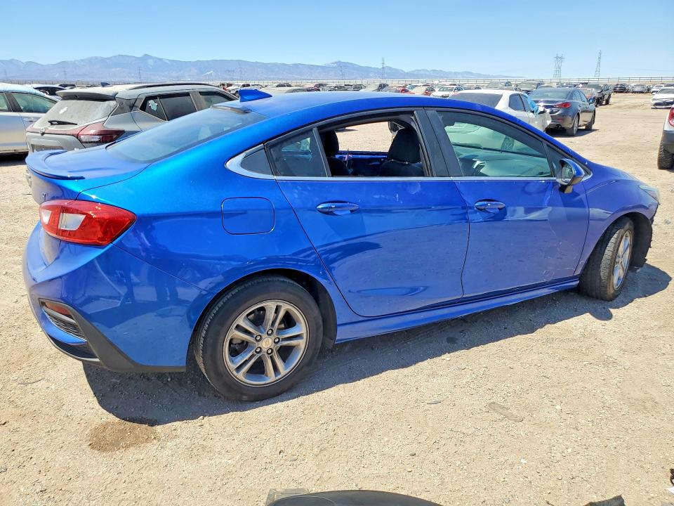 61745726 :رقم المزاد ، 1G1BE5SM9J7222769 vin ، 2018 Chevrolet Cruze مزاد بيع