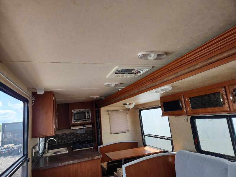 62202626 :رقم المزاد ، 4X4TWDC22FA253821 vin ، 2015 Foresriver Wildwood مزاد بيع