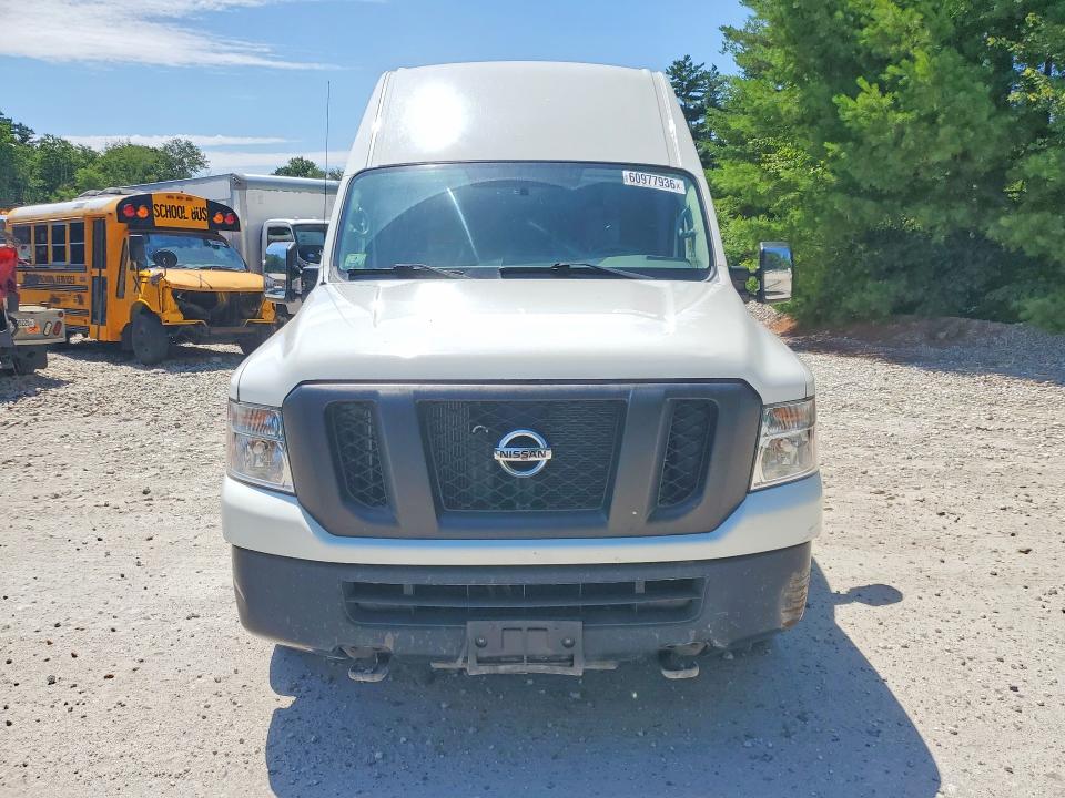 60977936 :رقم المزاد ، 1N6AF0LY3JN818117 vin ، 2018 Nissan Nv مزاد بيع