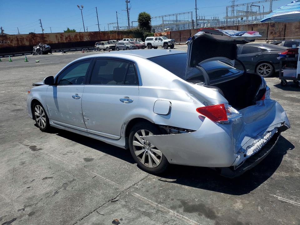 60069316 :رقم المزاد ، 4T1BK3DBXBU379967 vin ، 2011 Toyota Alavon مزاد بيع