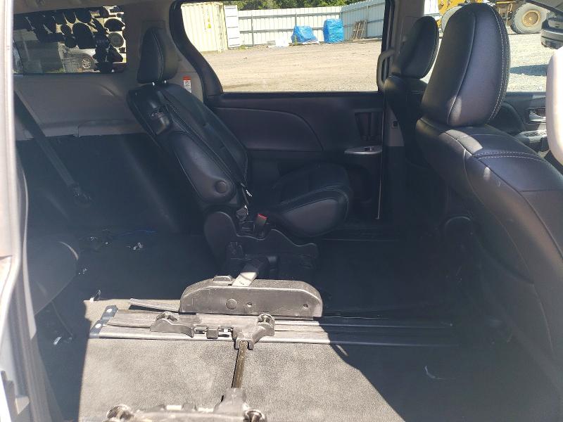 2015 Toyota Sienna მანქანა იყიდება აუქციონზე, vin: 5TDXK3DCXFS592706, აუქციონის ნომერი: 59887206